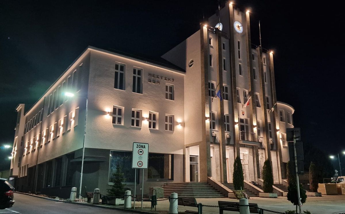 cadca mestsky urad rekonstrukcia